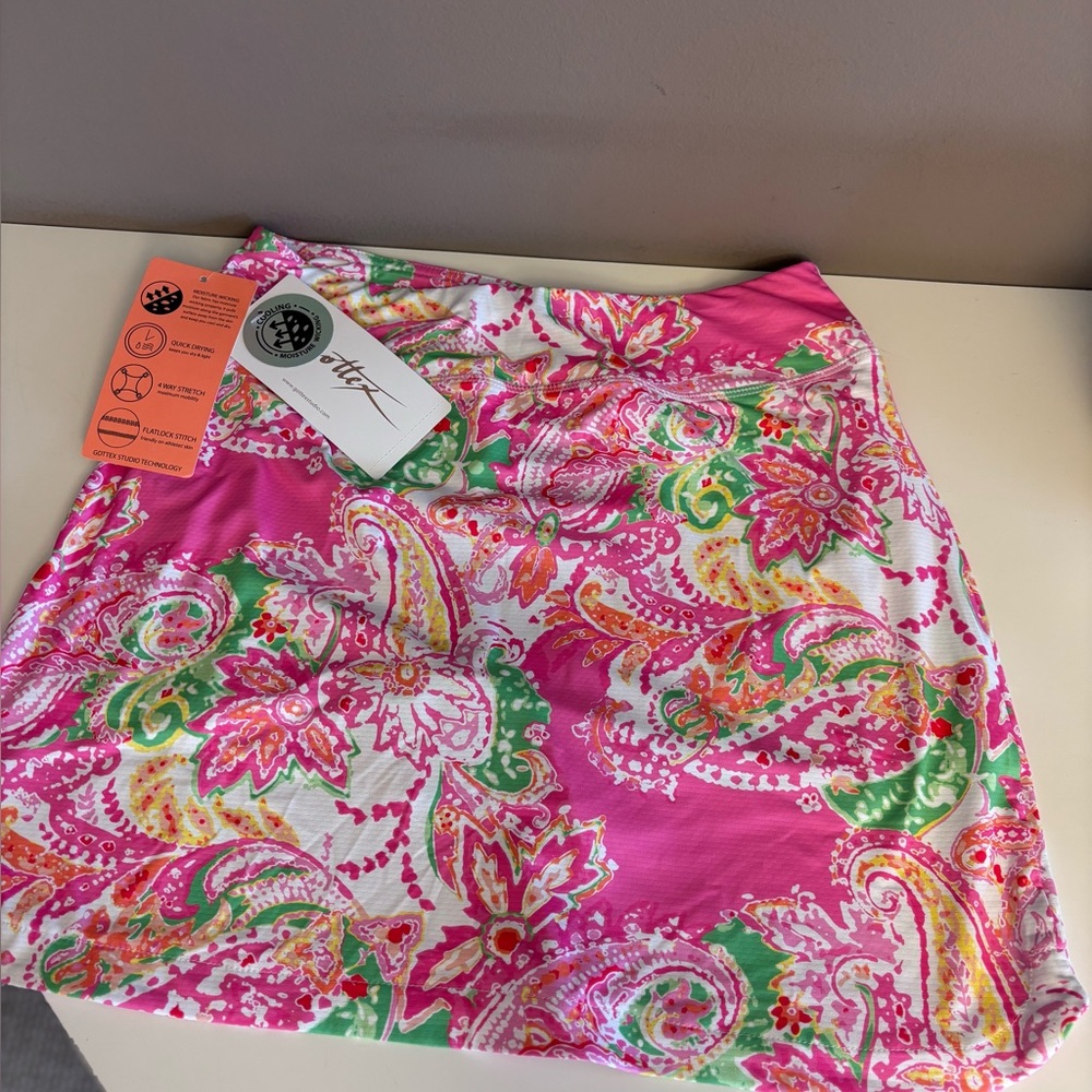 Gottex NWT Vibrant Pink Paisley Skirt. Sze M never worn. Fun print for summer !